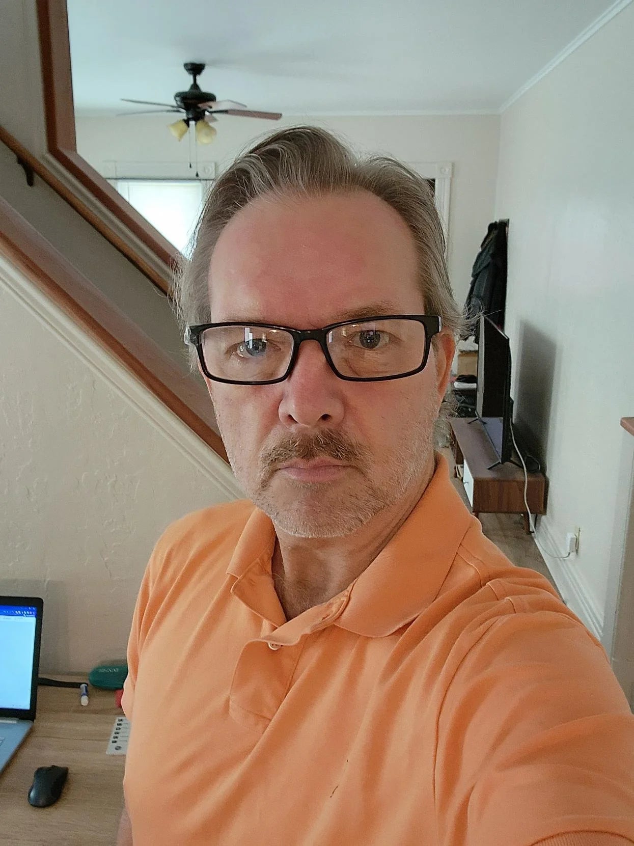 files/selfie-sunday-58-years-old-not-the-best-picture-v0-0vj231t6os6b1.webp